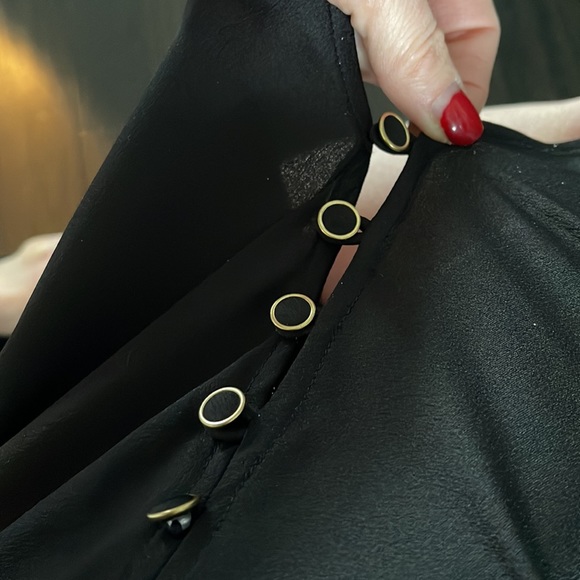 Marciano silky skirt S - great top in my closet to match - Picture 5 of 6